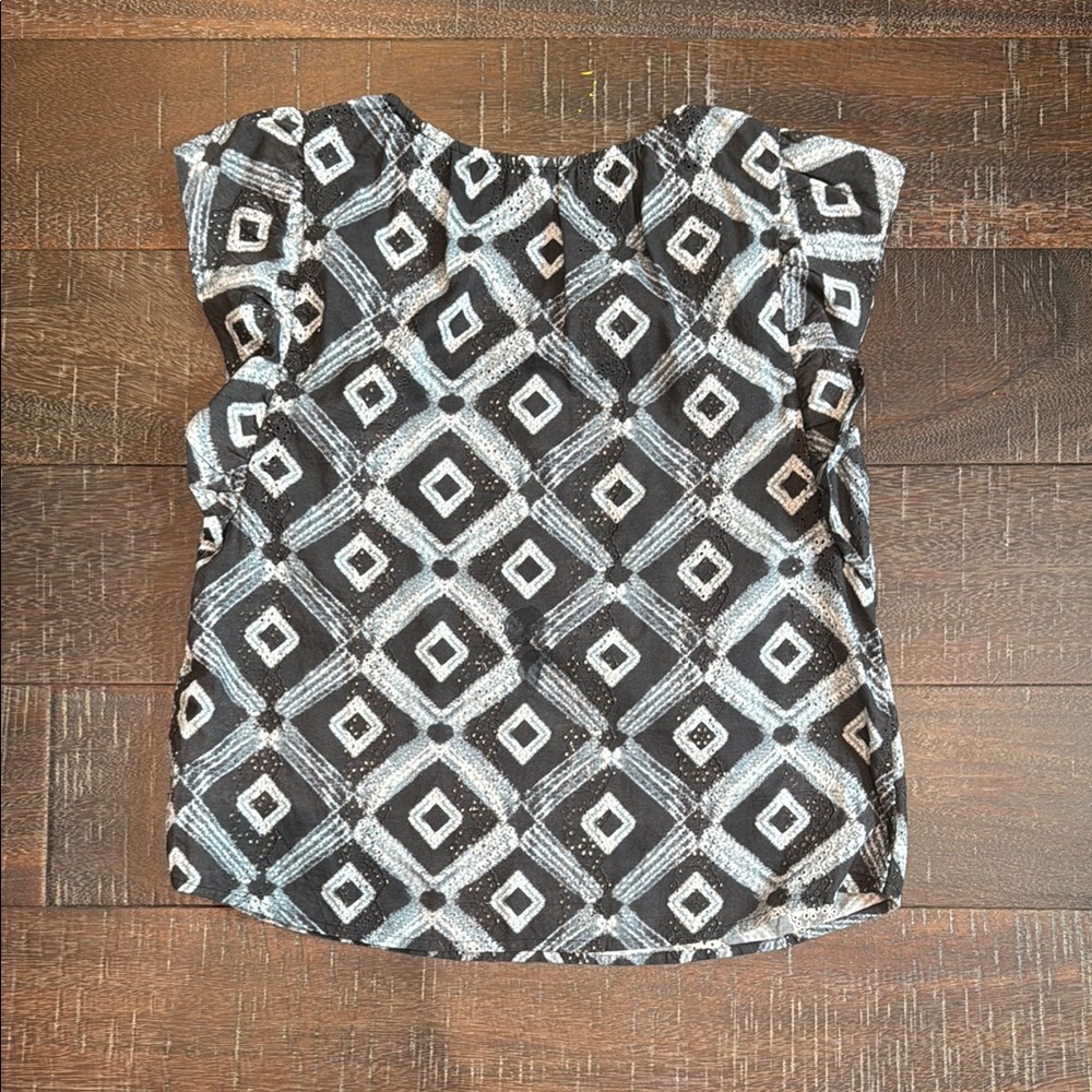 Oaklynn Eyelet Top - Picture 4 of 6